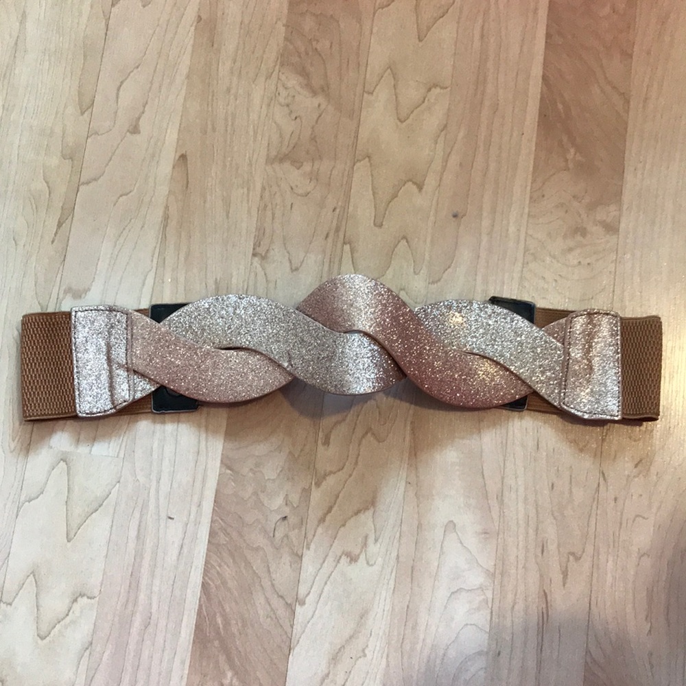 Brand new, never worn gold metallic belt